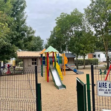 Mobil-home Dans Famillial Proche De Chatelaillon-plage * Saint-Vivien (Charente-Maritime)